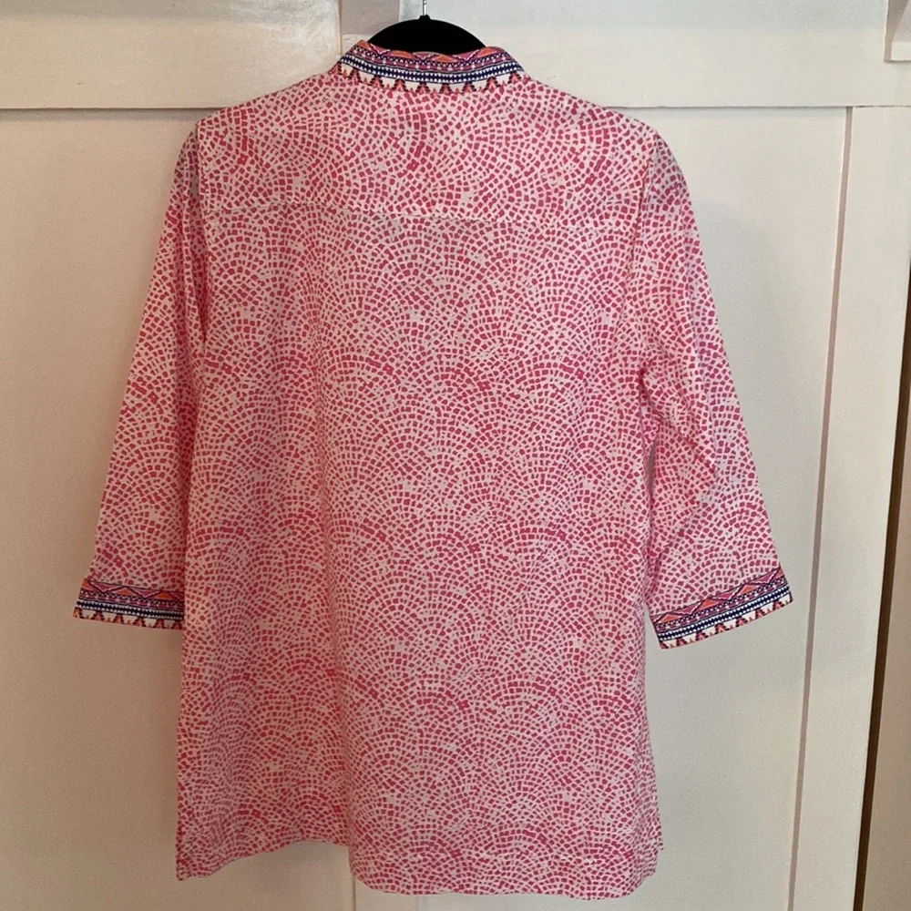 Foxcroft for Appleseed’s wrinkle-free tunic - Picture 6 of 6
